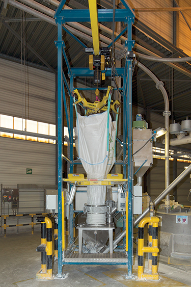 Dutch Compounder Cuts Labor, Improves Productivity with Bulk Bag Dischargers, Flexible Screw Conveyors