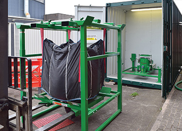 Mobile Discharging of PAC from Bulk Bags Helps Solve Pesticide Overload Fast at WTW