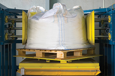 Chemical Powders De-Lumped with Bulk Bag Conditioner