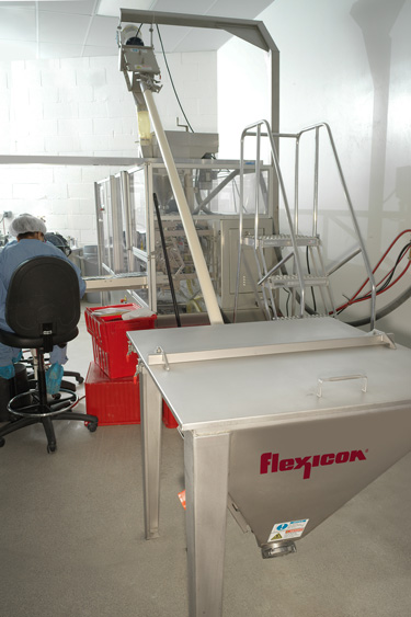 Pharma Powders Fed to Packaging by Automated Conveyors