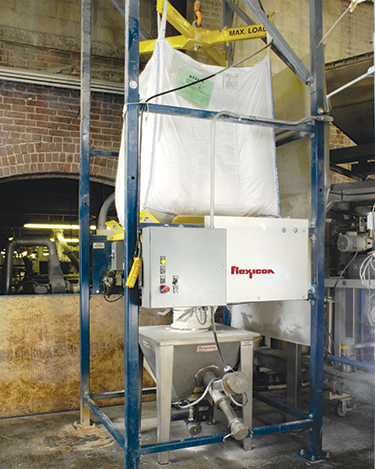 Bulk Bag Discharger and Flexible Screw Conveyor Feed Twin-Screw Extruder in Restricted Space