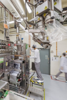 Nestlé Singapore Improves Metal Detection with Flexible Screw Conveyor