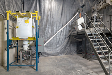 Sticky Seasonings in Bulk Bags Fully Discharged and Conveyed Automatically